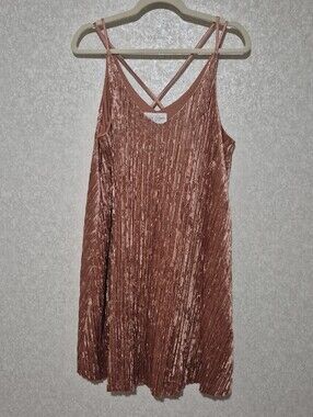 NECTAR CLOTHING Crushed Velvet Mini Dress in Rosewood with Cross-Back Straps-L